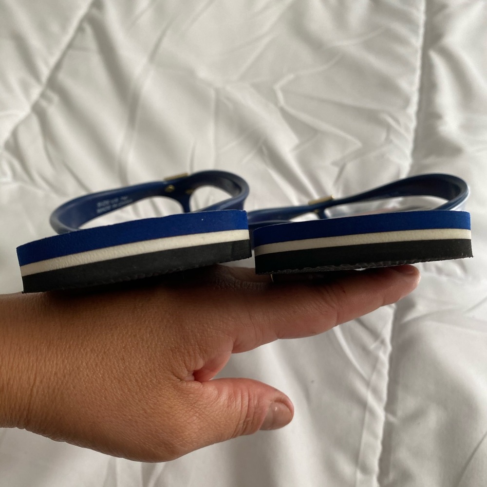 Kate Spade Flip Flops - Picture 3 of 3